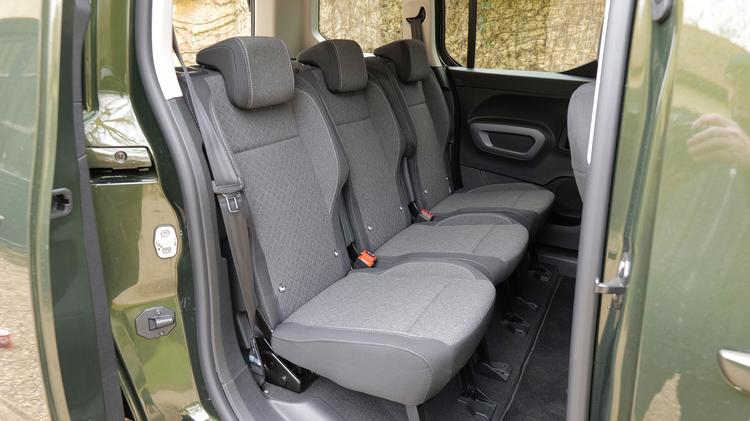 Vauxhall COMBO LIFE ELECTRIC ESTATE 100kW Ultimate XL 52kWh 5dr Auto